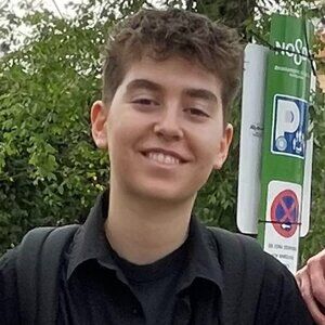 Meet your Posher, Sandro